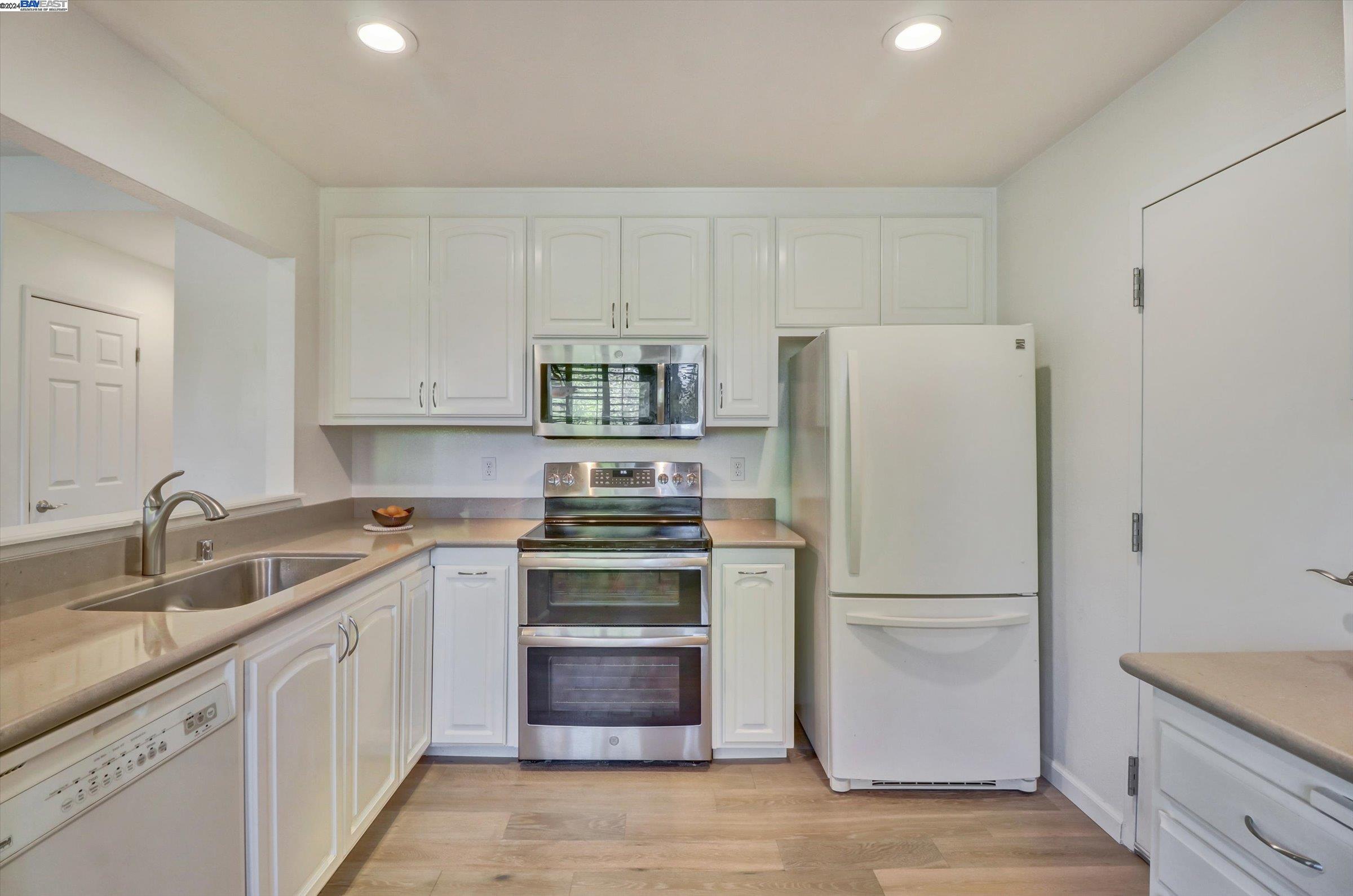 410 Canyon Woods Pl Unit: E