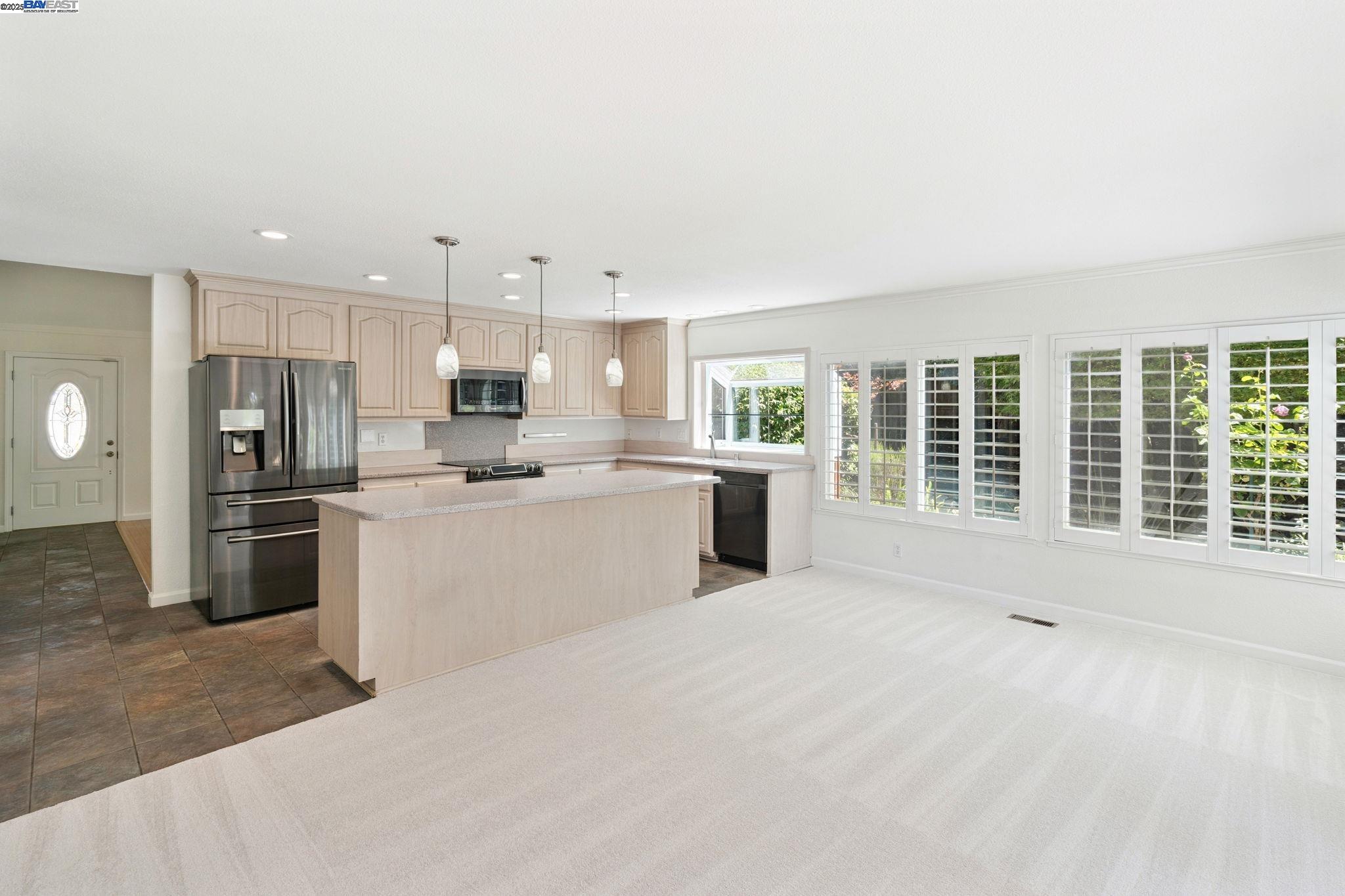 3366 Ensenada Dr