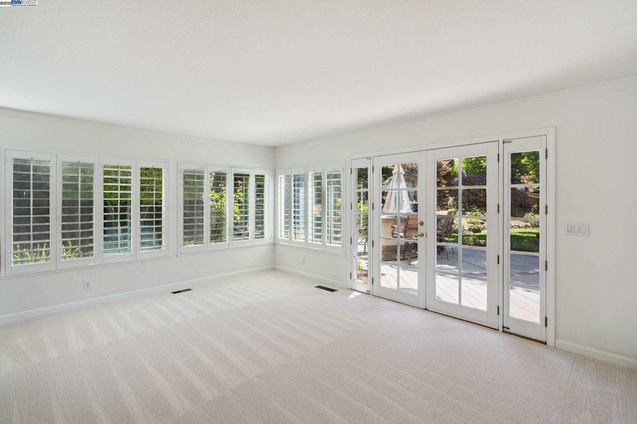 3366 Ensenada Dr