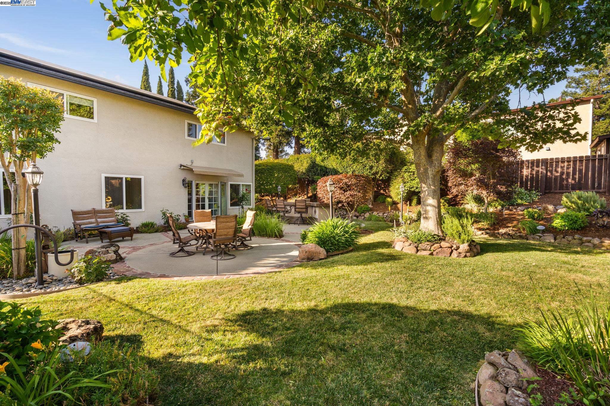 3366 Ensenada Dr