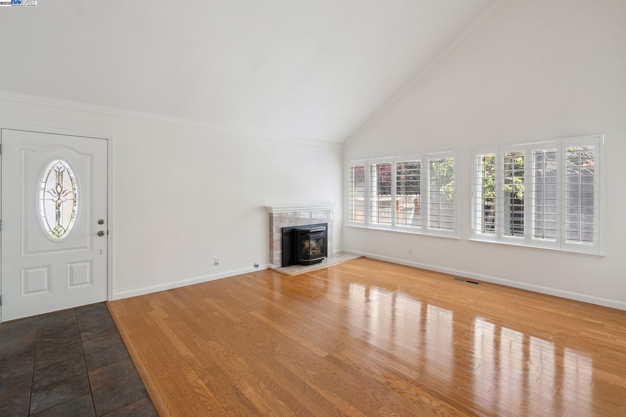 3366 Ensenada Dr