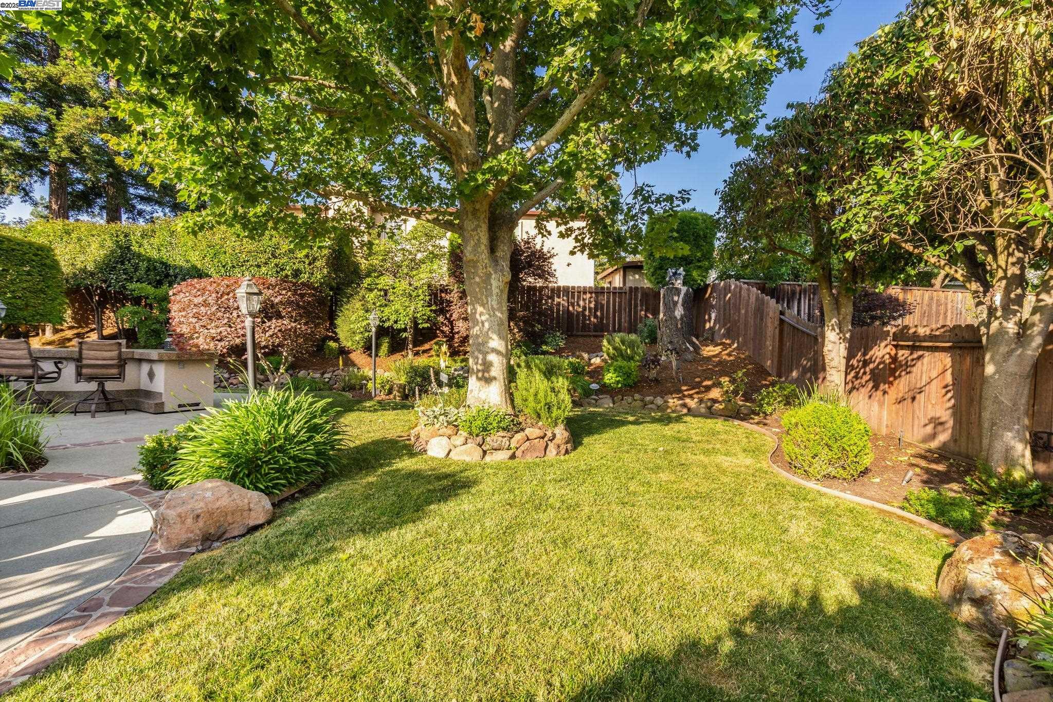 3366 Ensenada Dr
