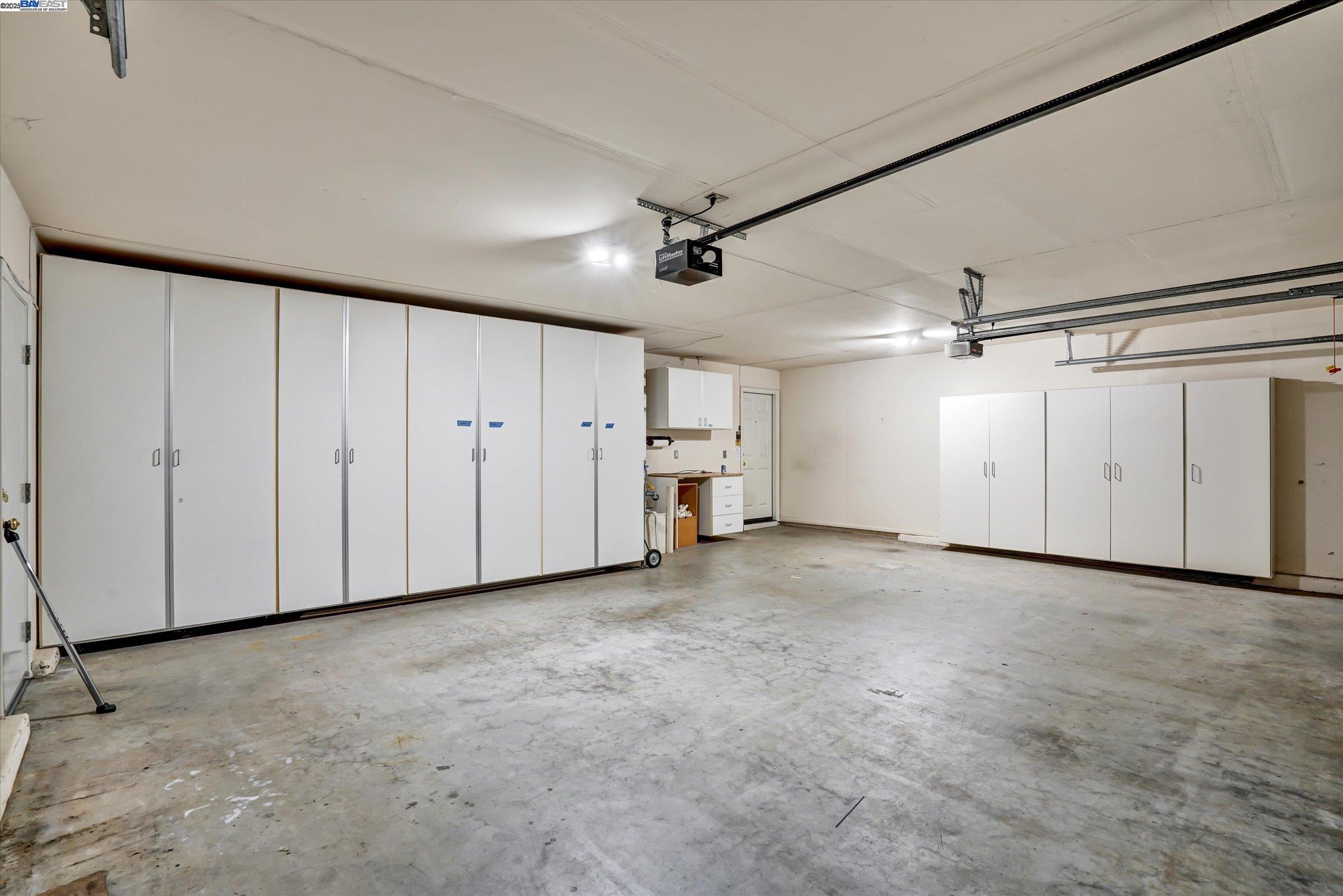 947 Autumn Oak Circle