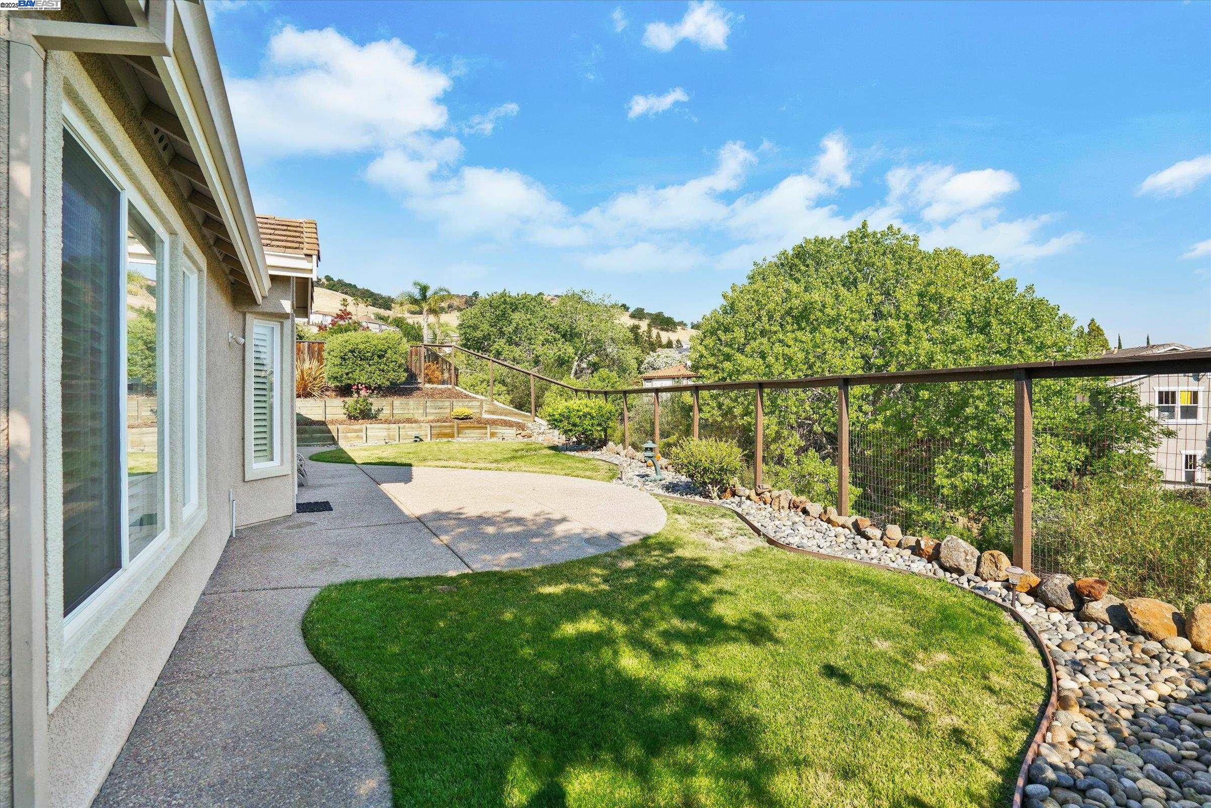 947 Autumn Oak Circle