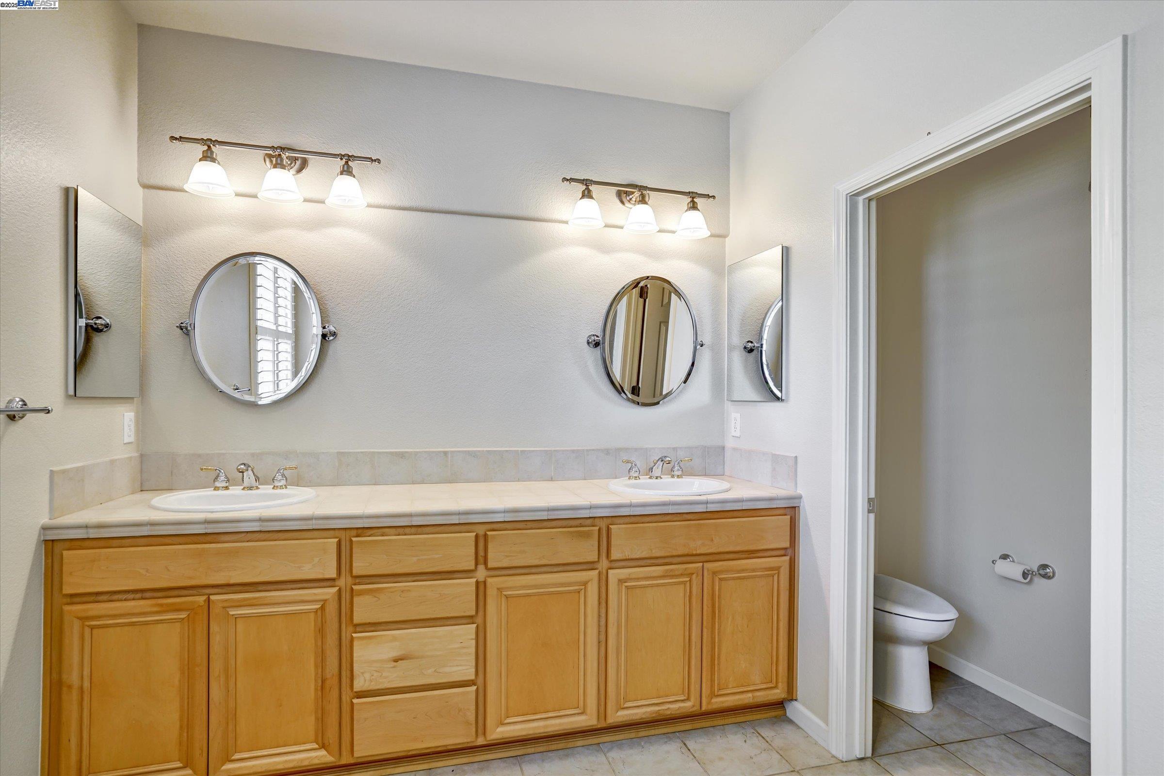 947 Autumn Oak Circle