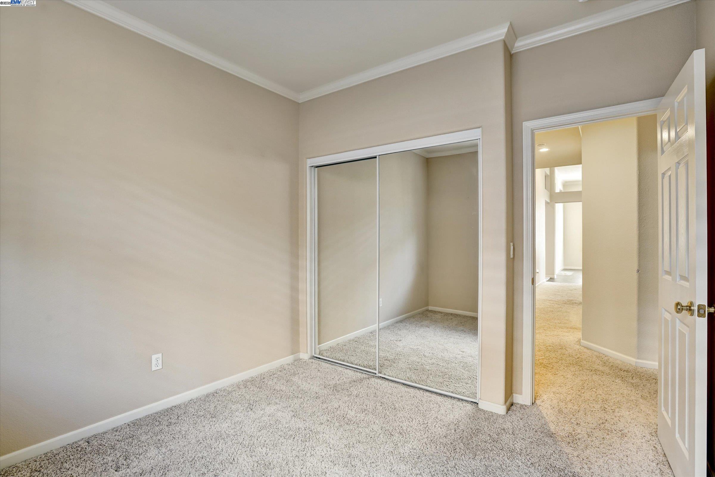 947 Autumn Oak Circle