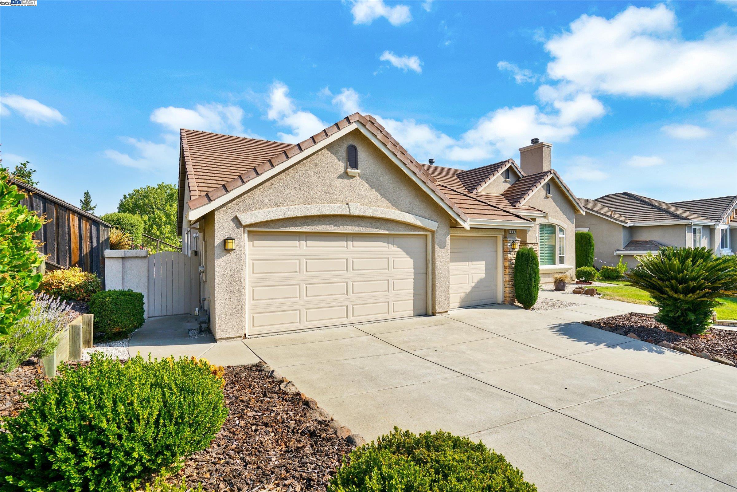 947 Autumn Oak Circle