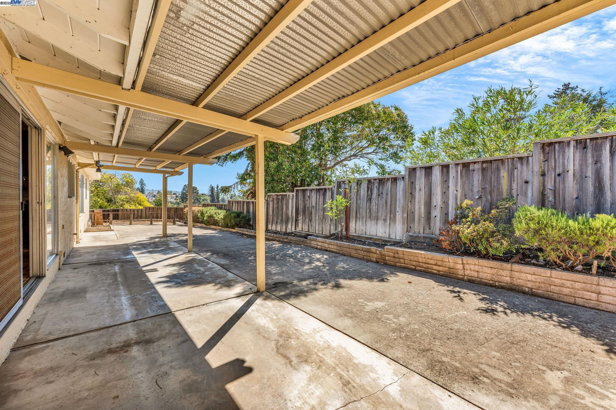 18545 Doris Ct