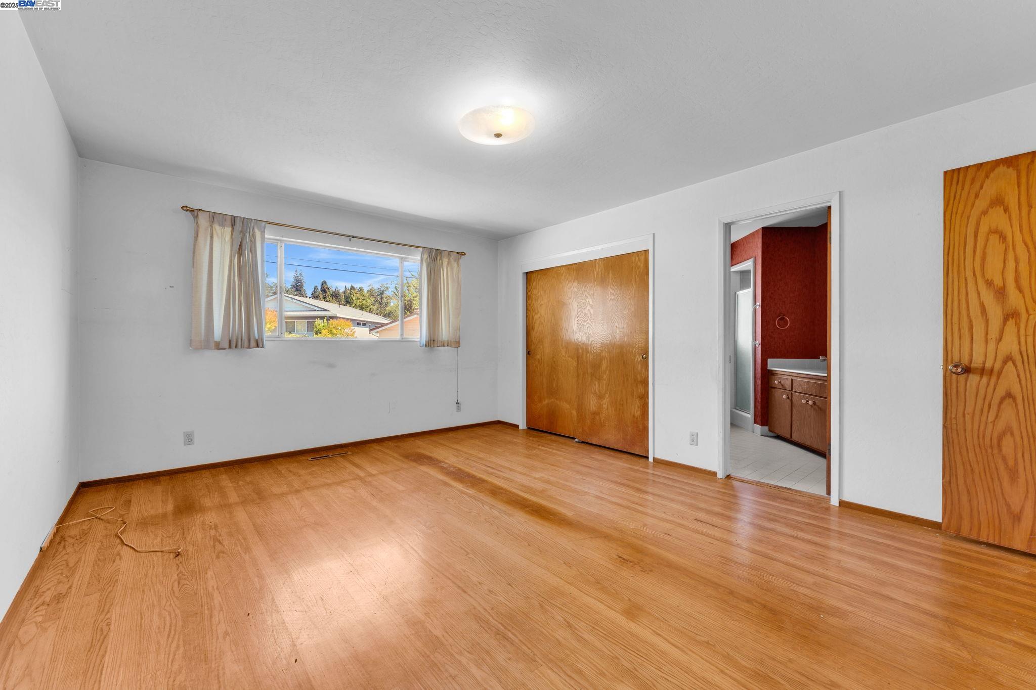 18545 Doris Ct