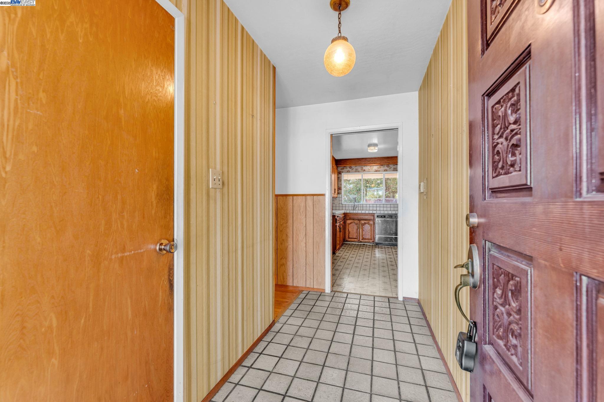 18545 Doris Ct