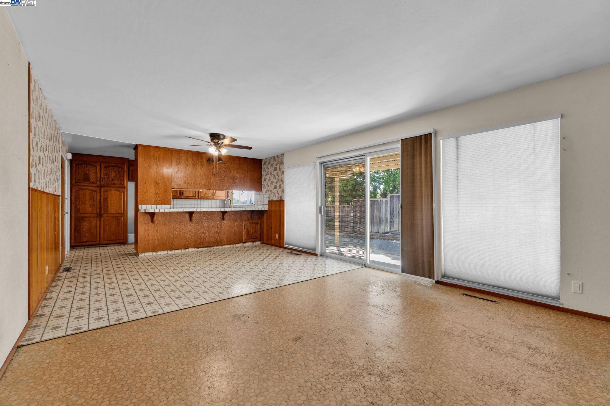 18545 Doris Ct