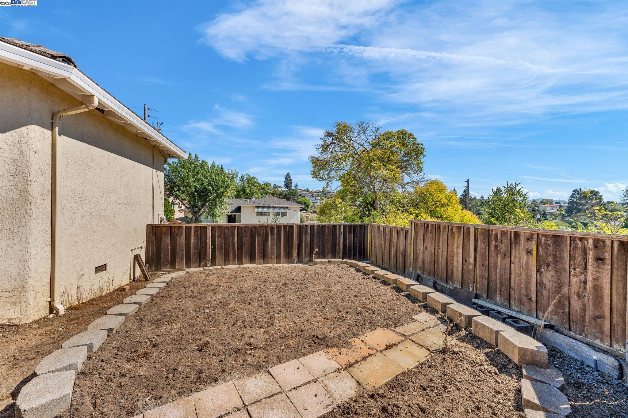 18545 Doris Ct