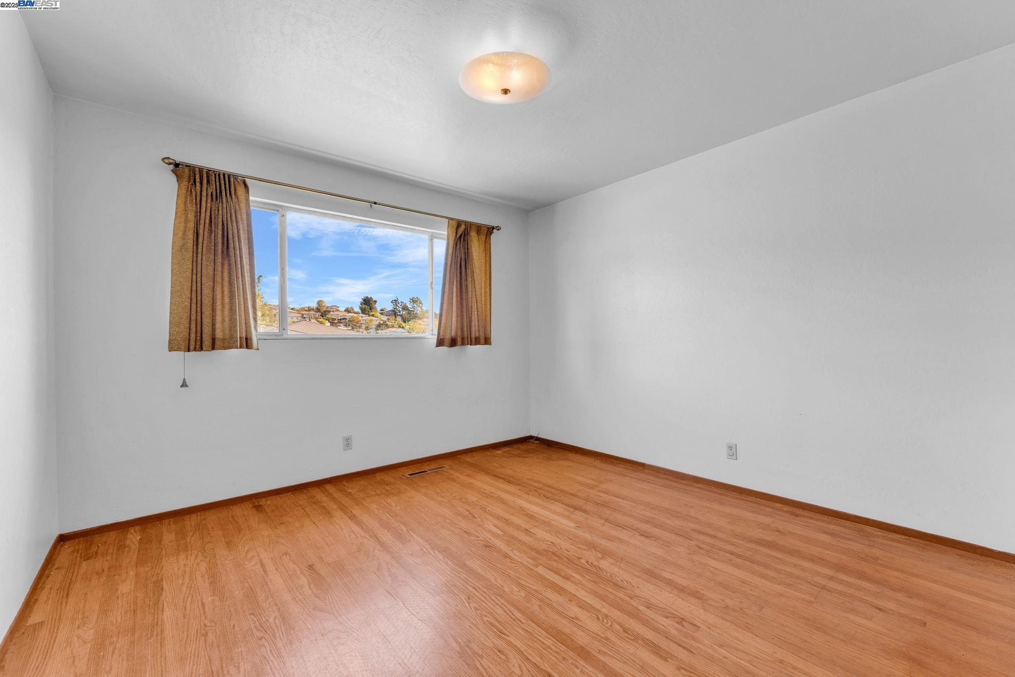 18545 Doris Ct