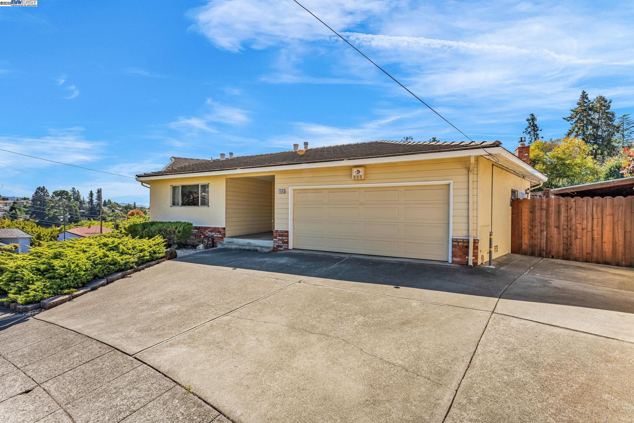 18545 Doris Ct