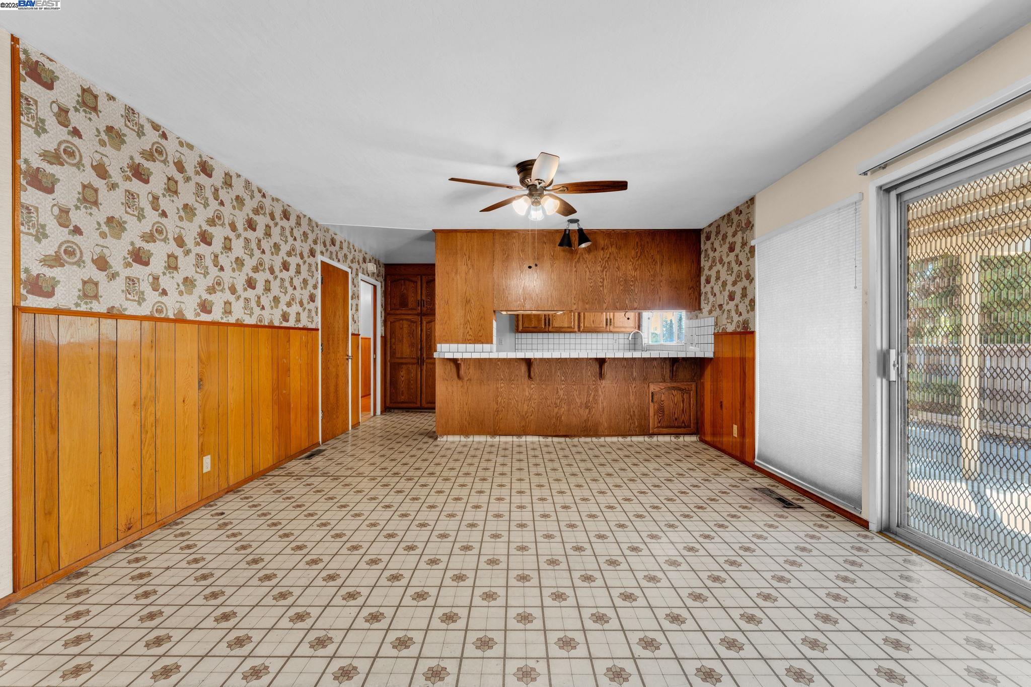 18545 Doris Ct