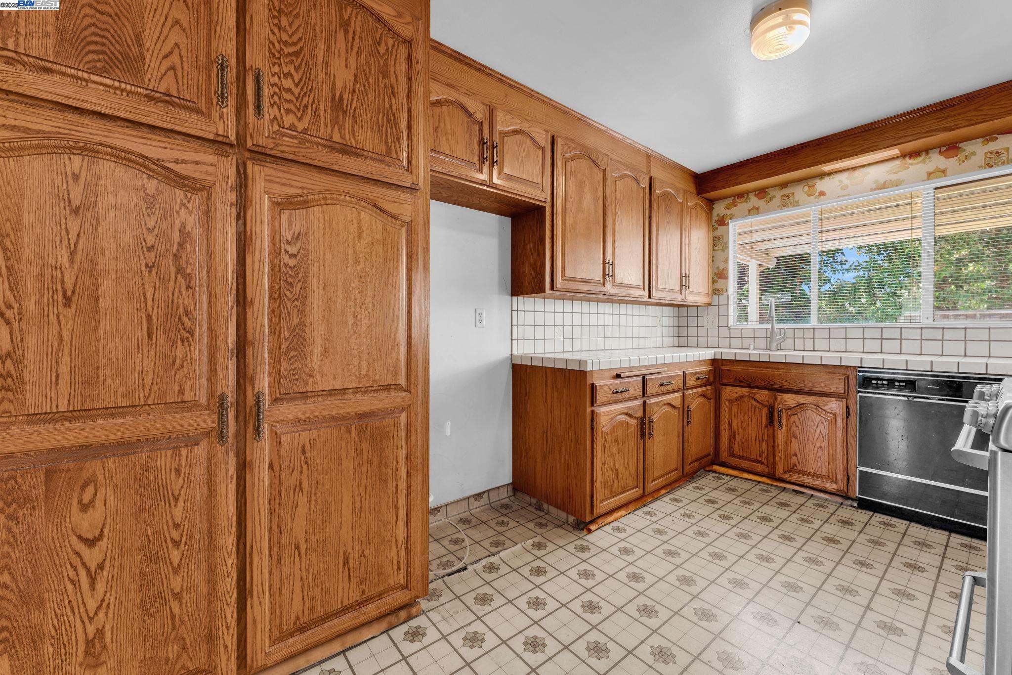 18545 Doris Ct