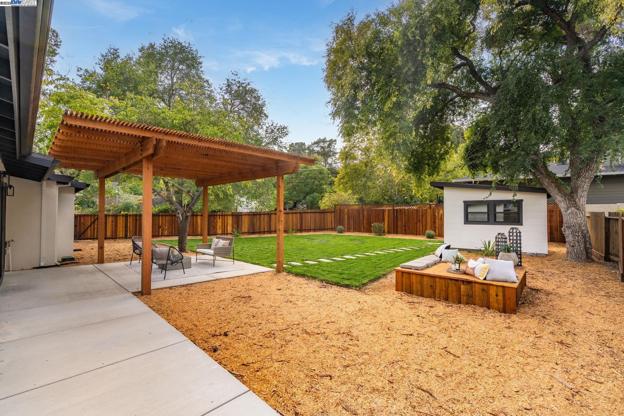 1425 Camino Verde