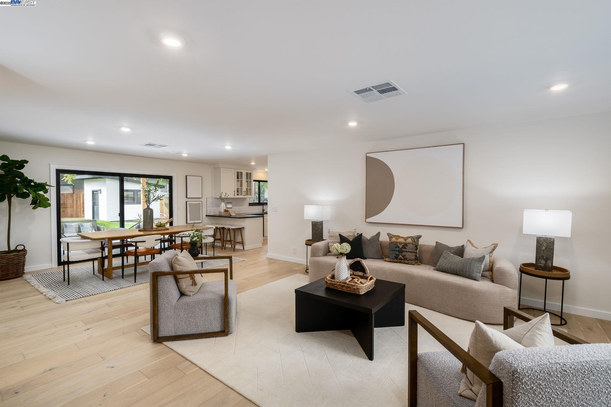 1425 Camino Verde