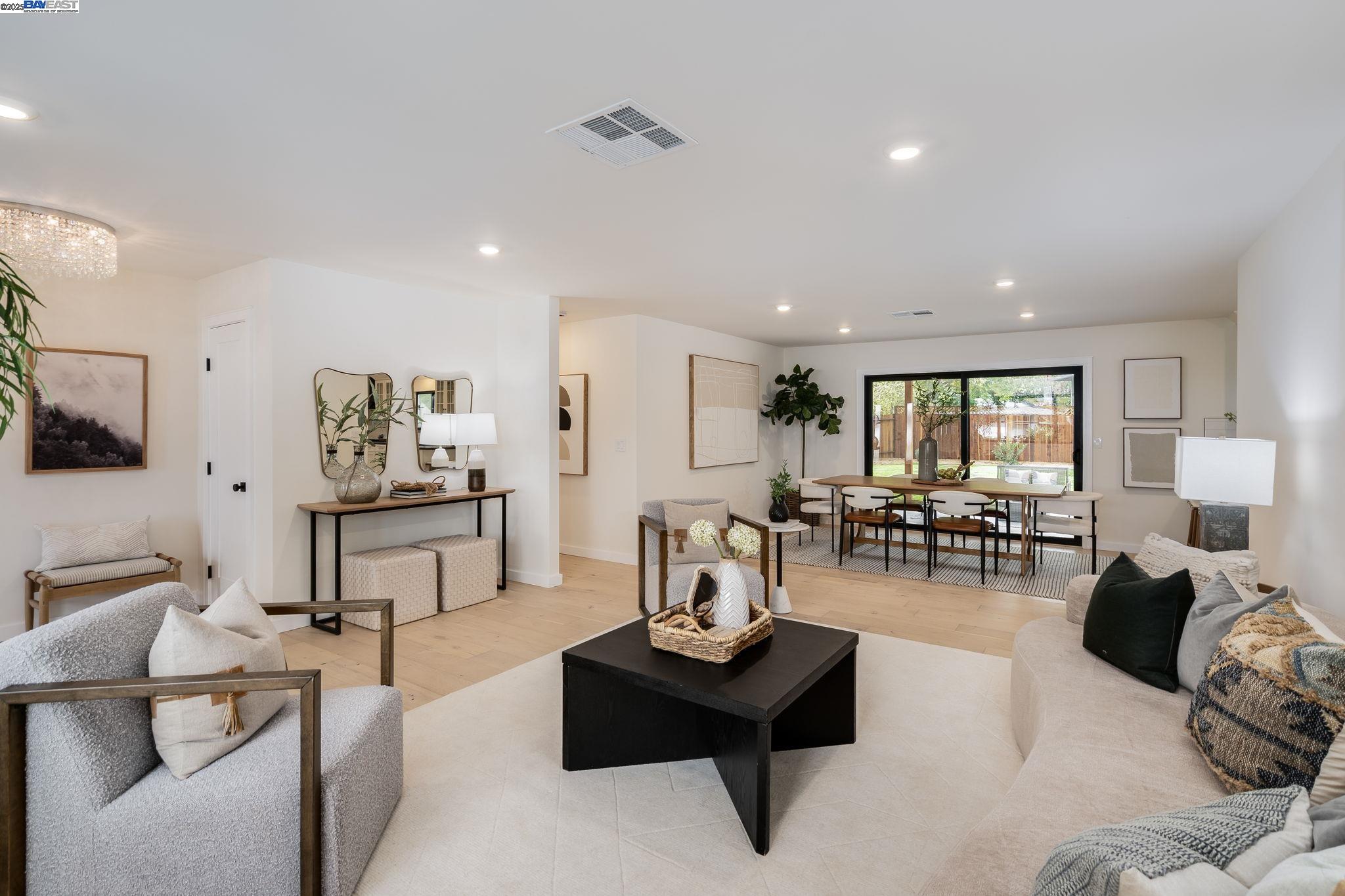 1425 Camino Verde