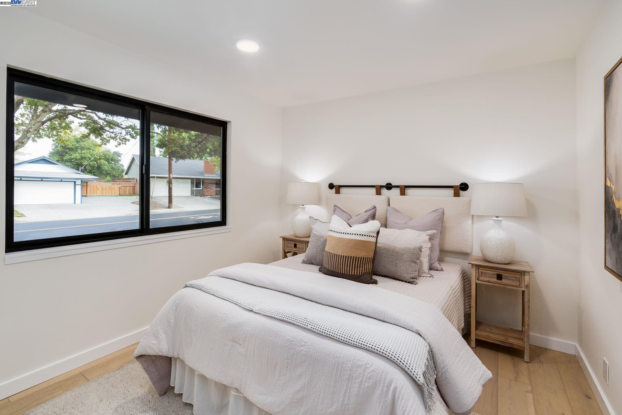 1425 Camino Verde