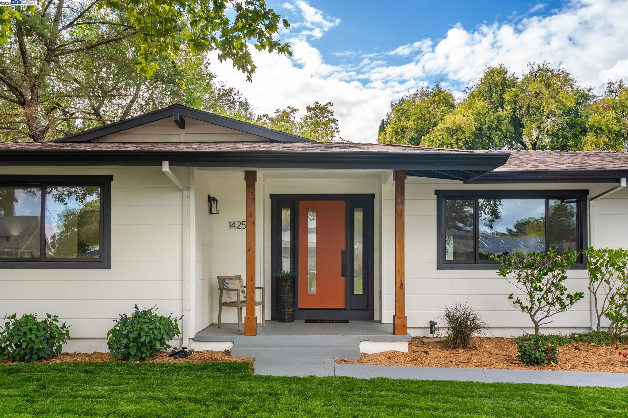 1425 Camino Verde