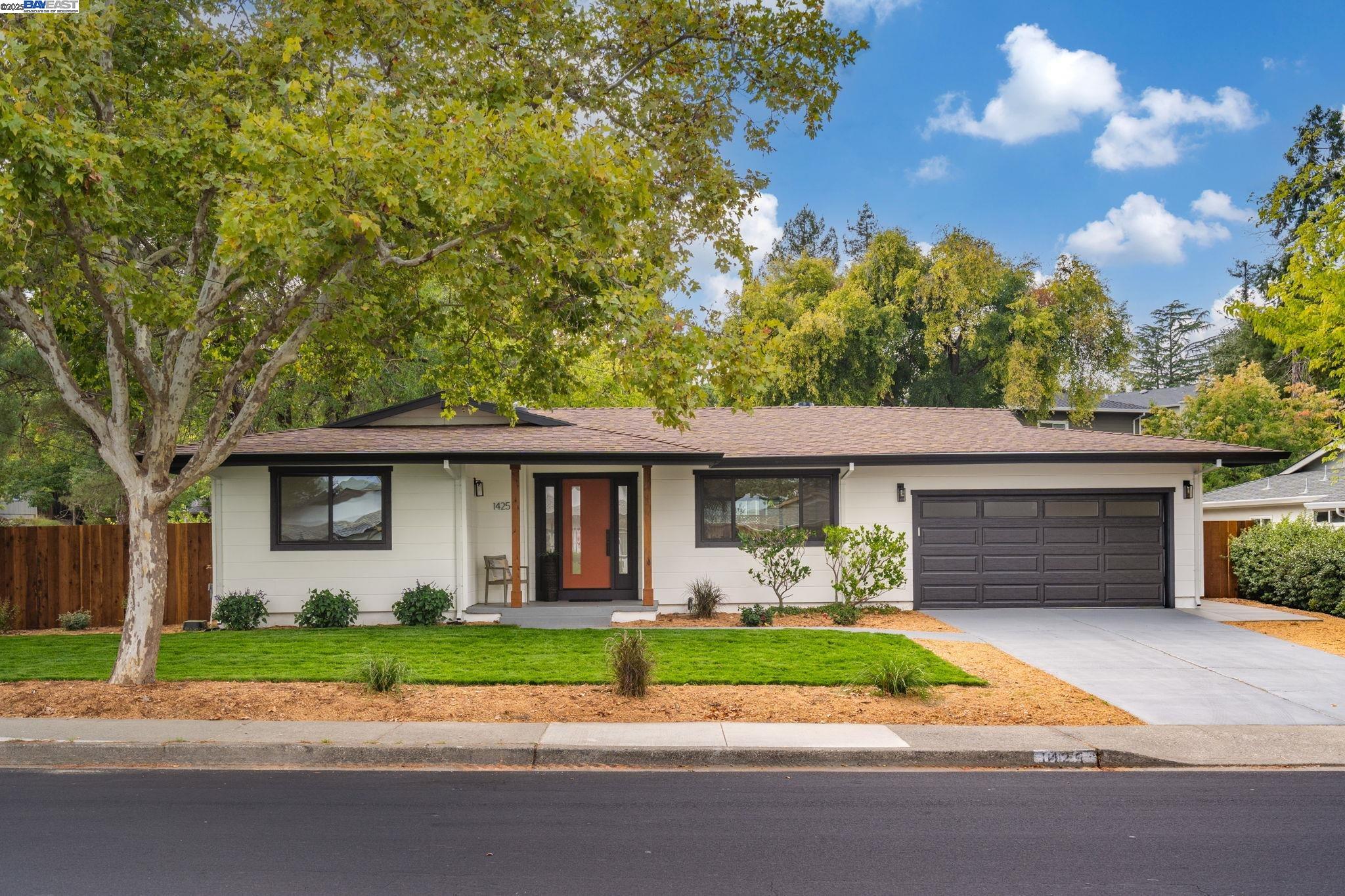1425 Camino Verde