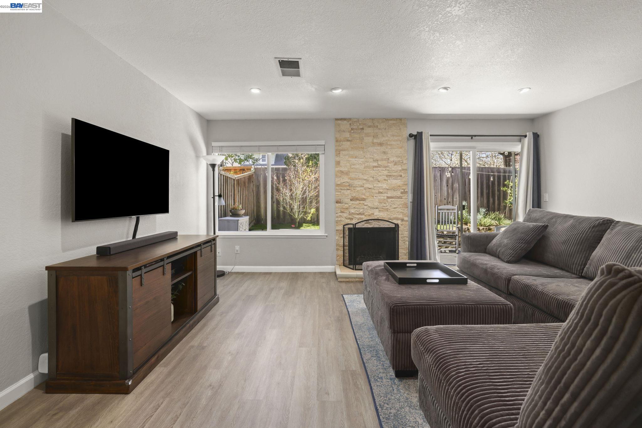 7584 Silvertree Ln # 13