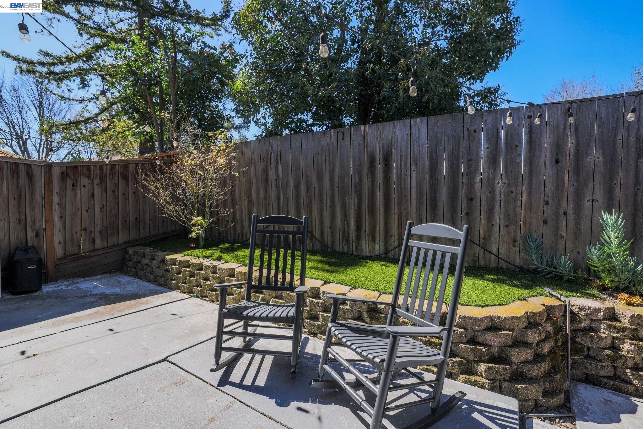 7584 Silvertree Ln # 13