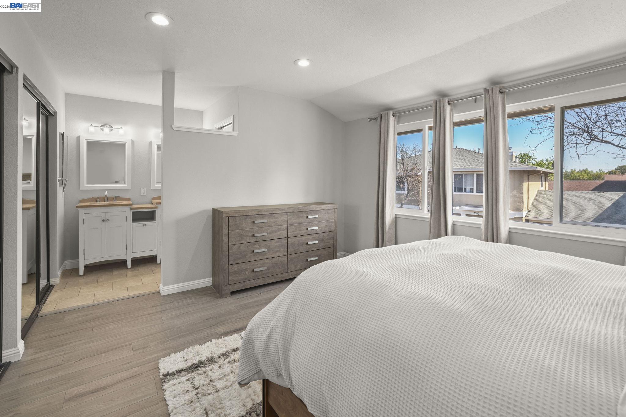 7584 Silvertree Ln # 13