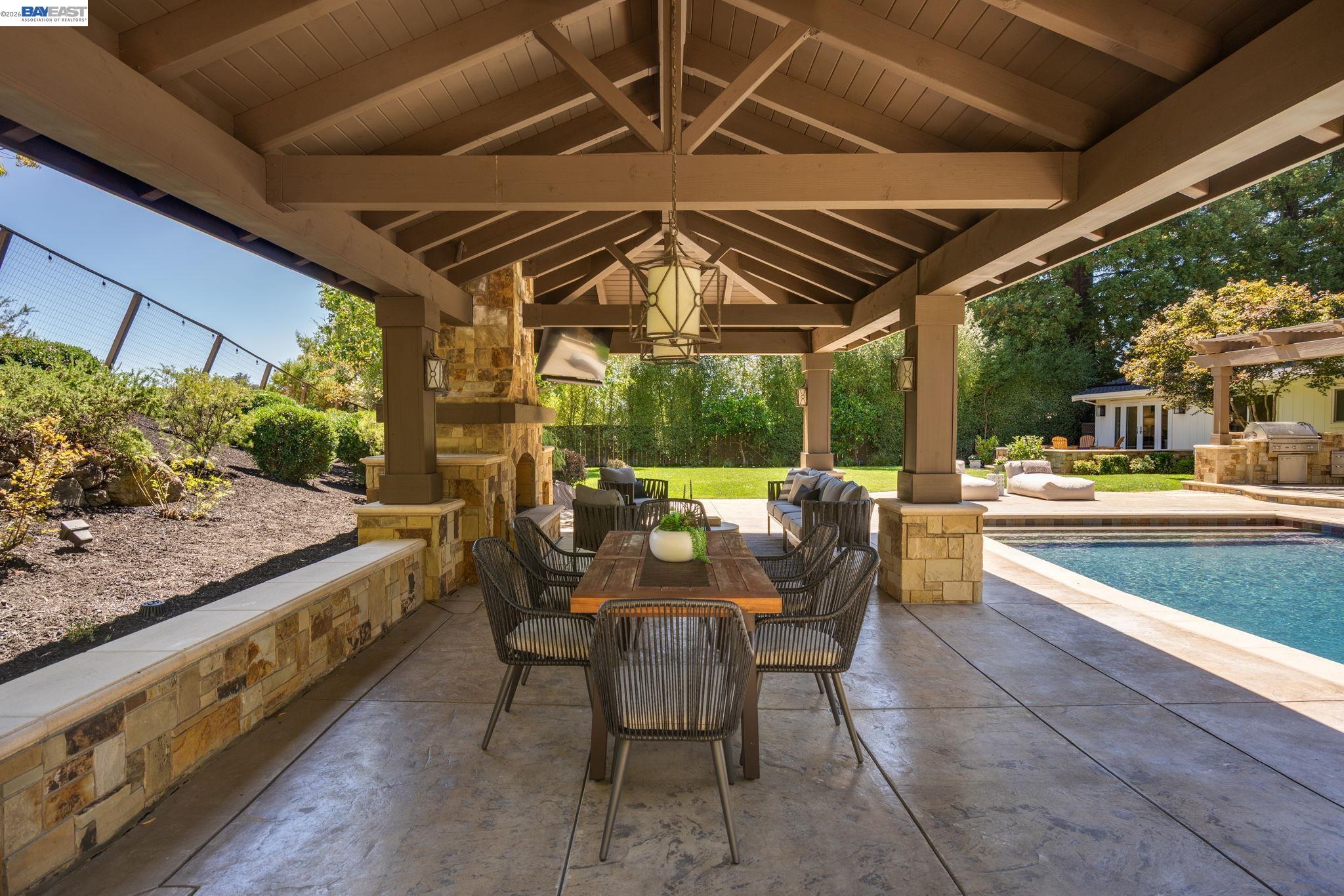 2780 Mossy Oak Dr