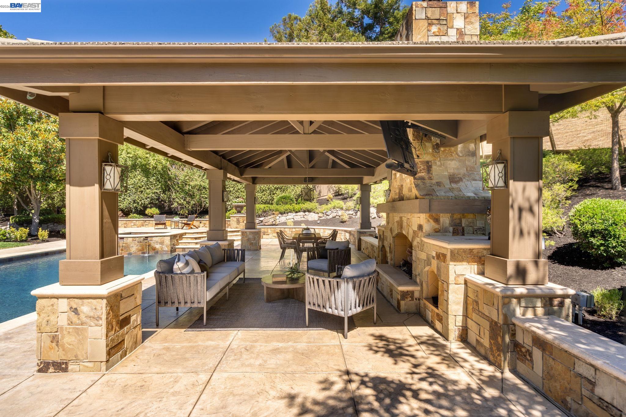 2780 Mossy Oak Dr