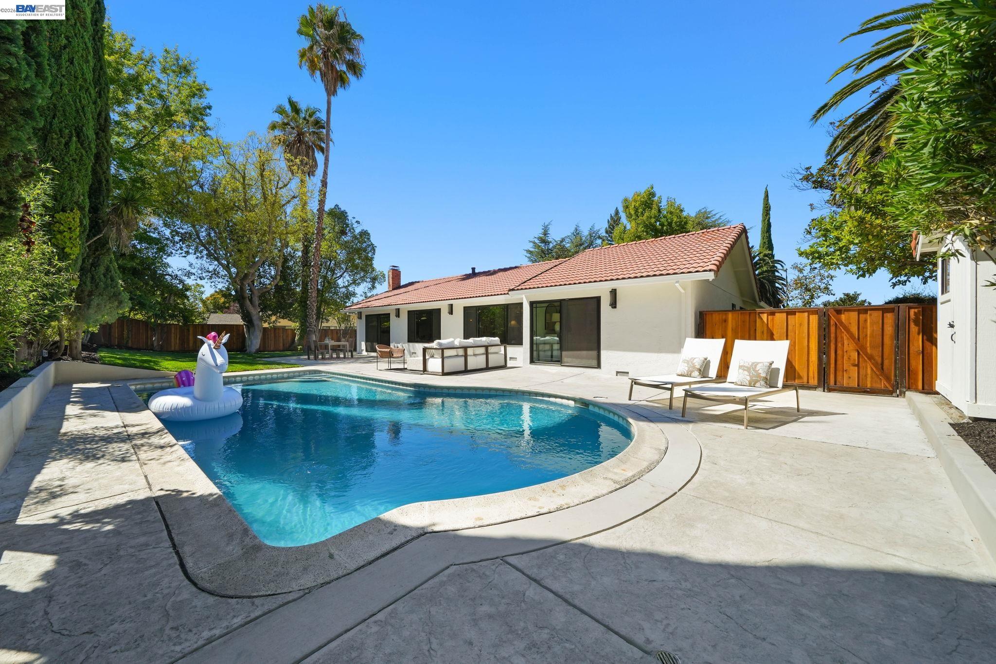 2883 Bowling Green Dr