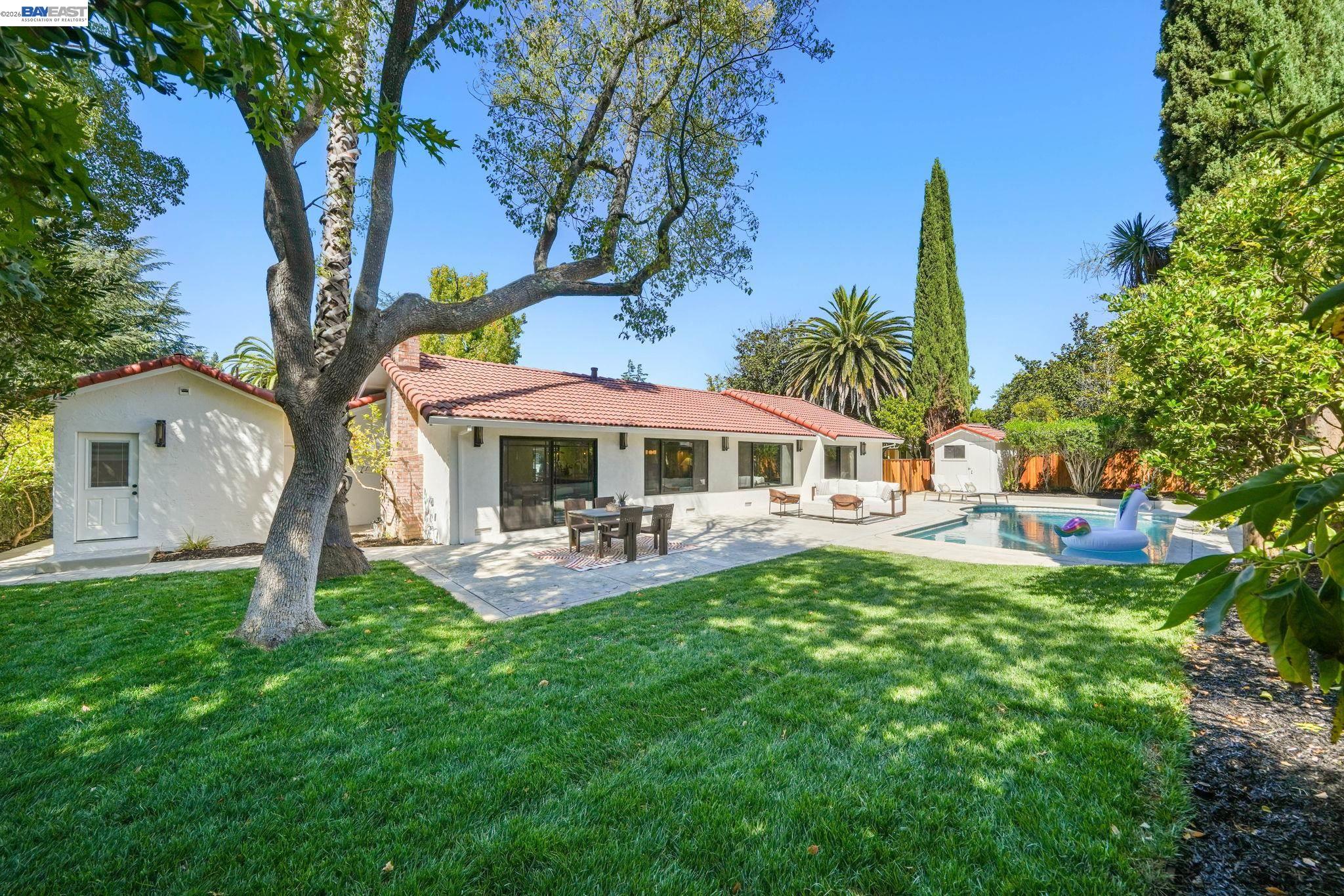 2883 Bowling Green Dr
