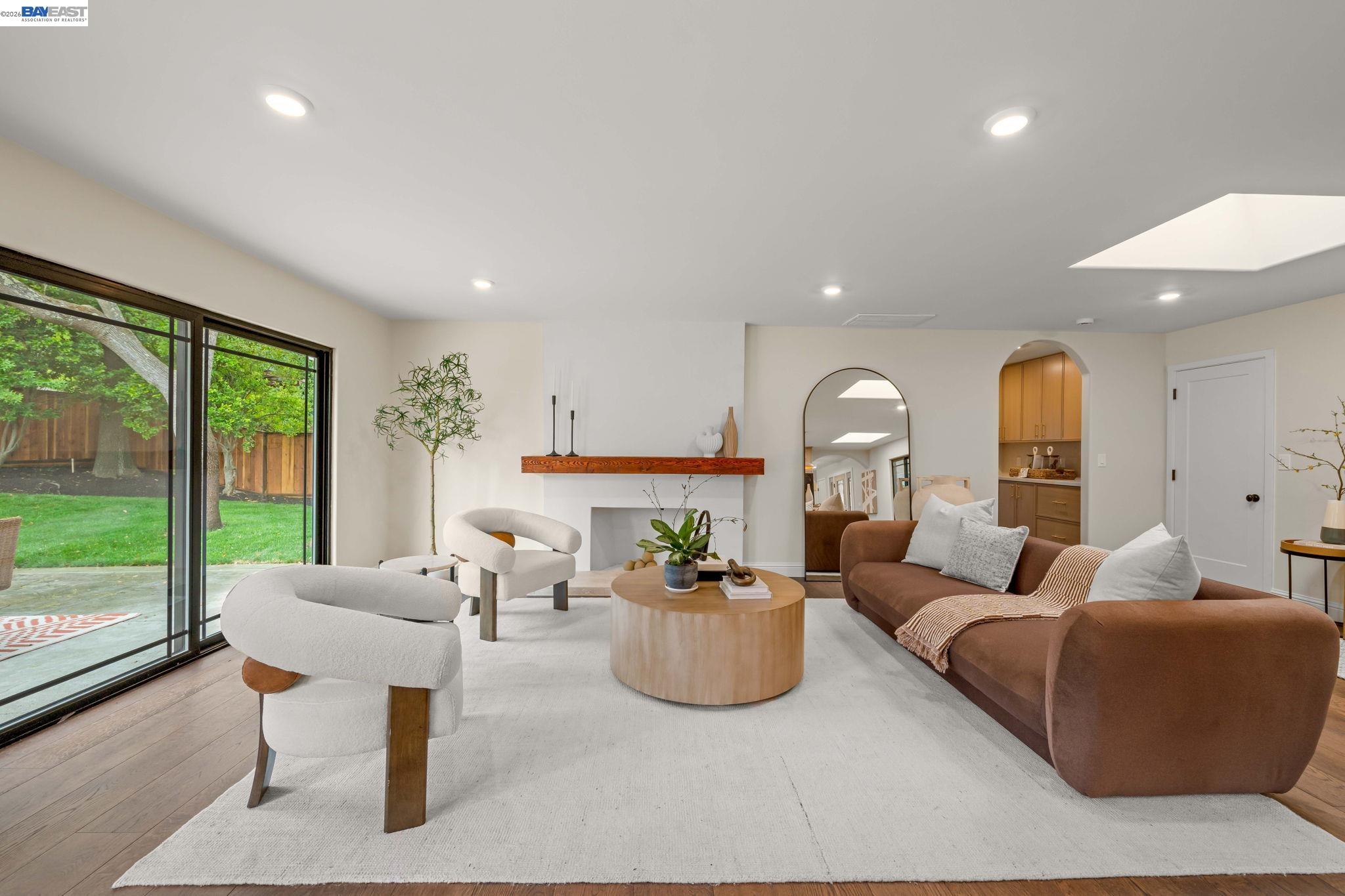 2883 Bowling Green Dr