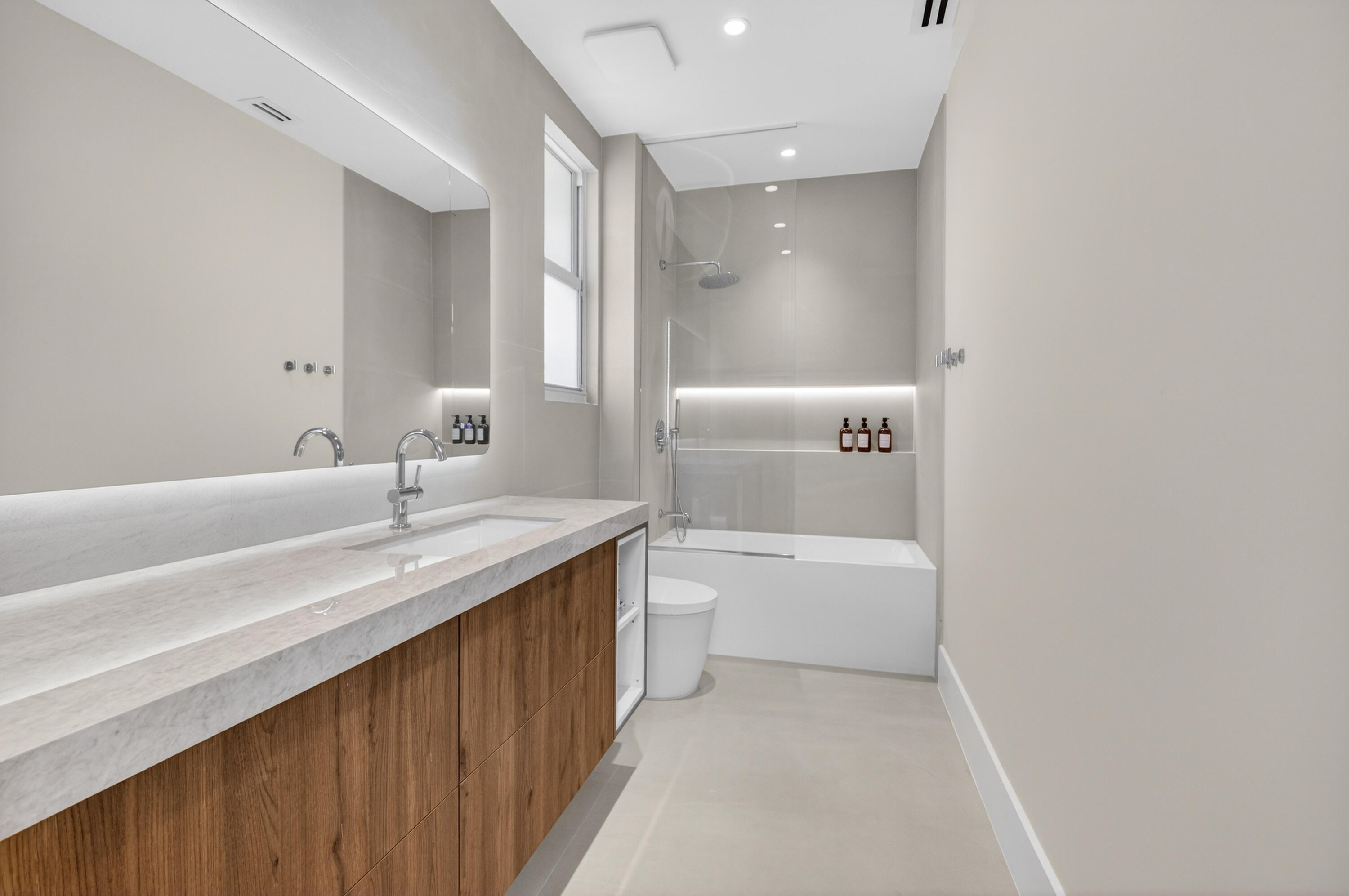 5846 NW 24th Avenue 202