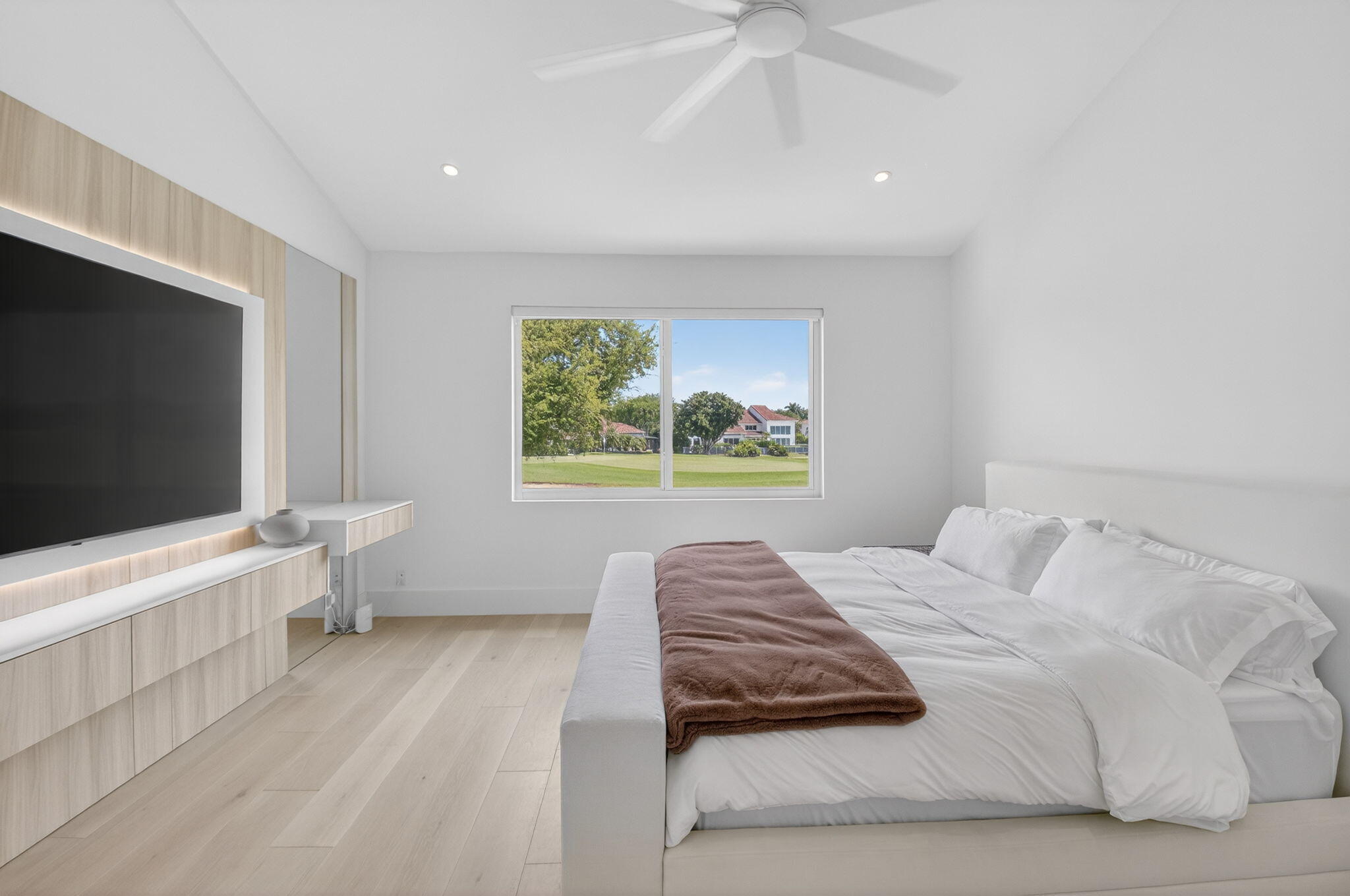 5846 NW 24th Avenue 202