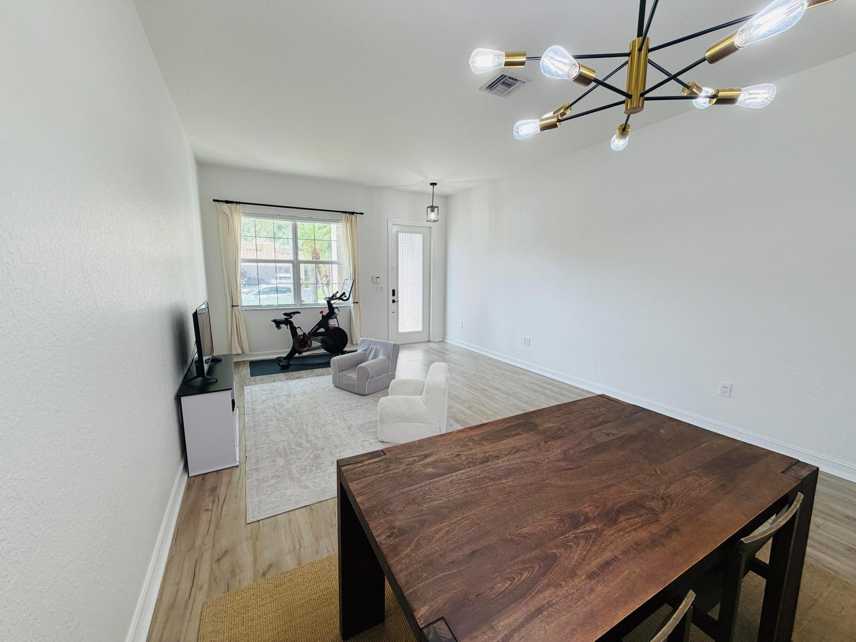 8469 Calabria Lakes Drive