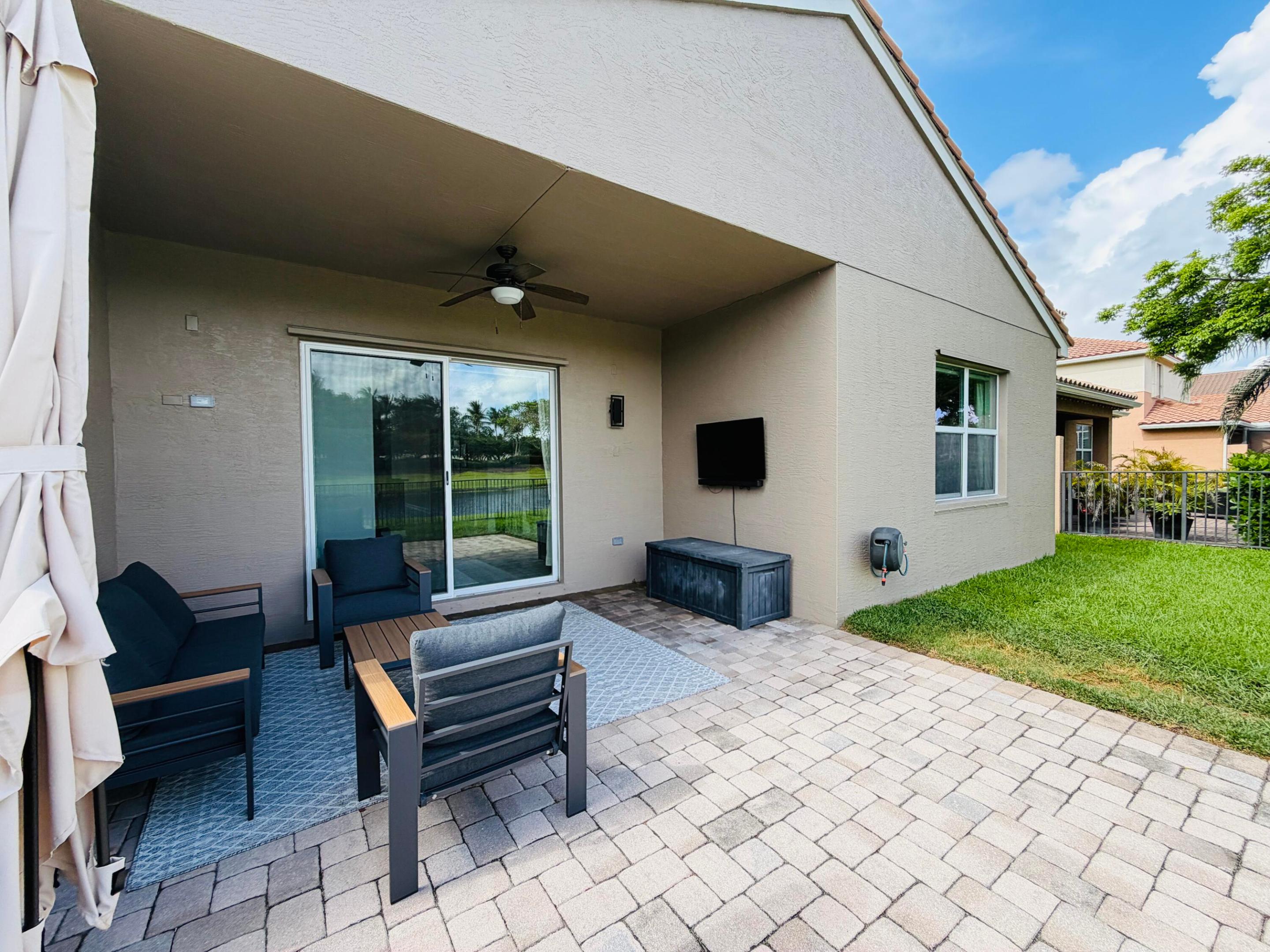 8469 Calabria Lakes Drive