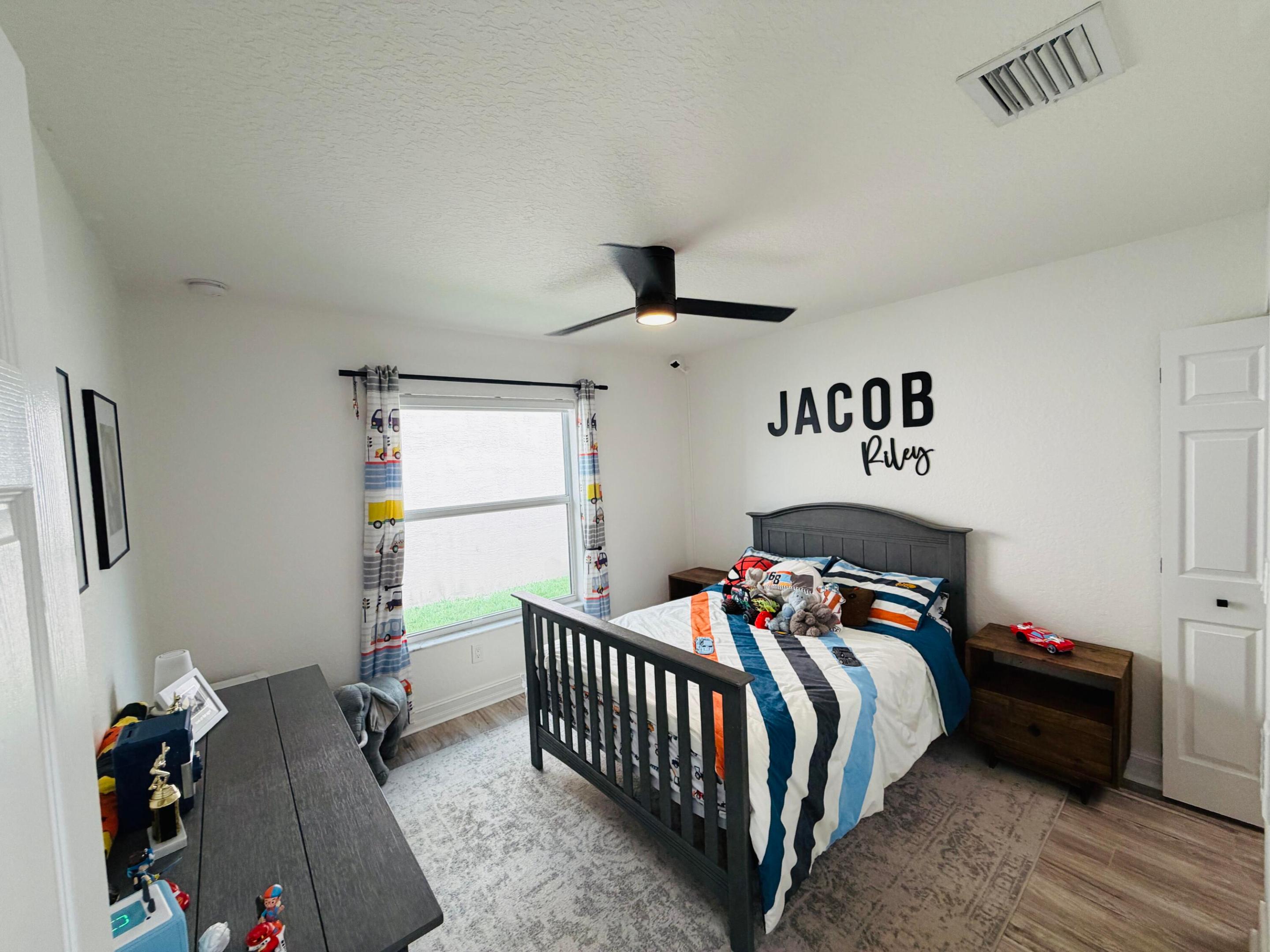 8469 Calabria Lakes Drive