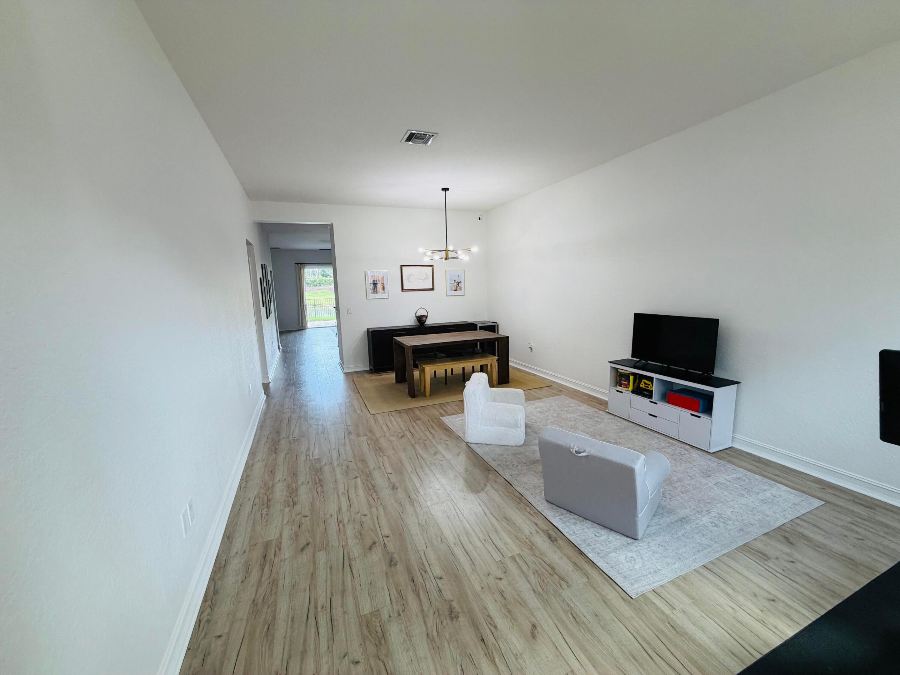 8469 Calabria Lakes Drive
