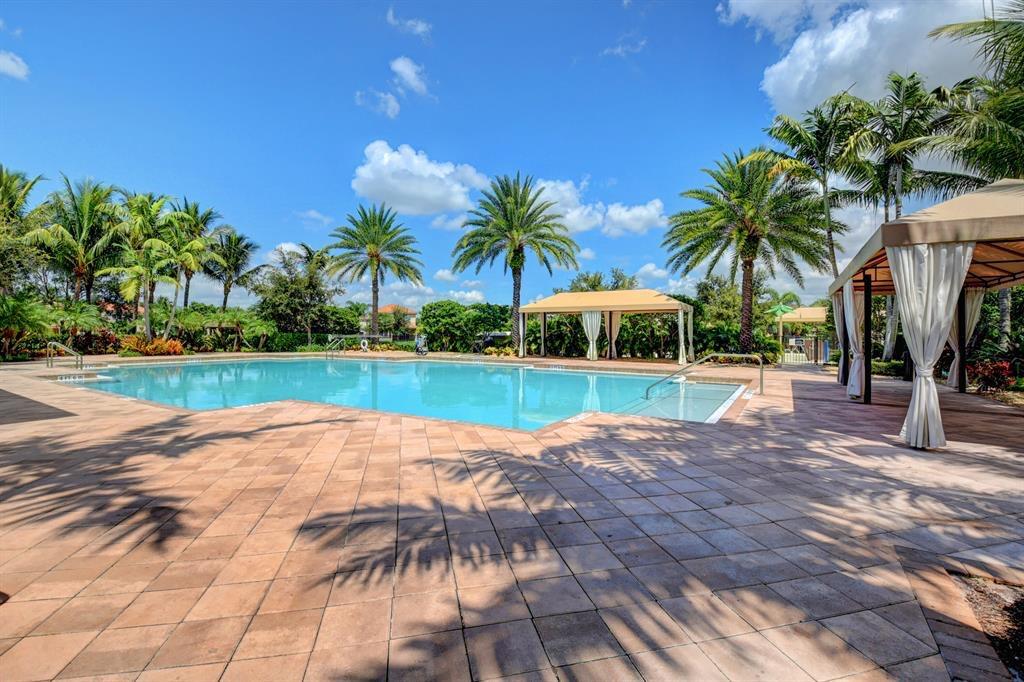 8469 Calabria Lakes Drive