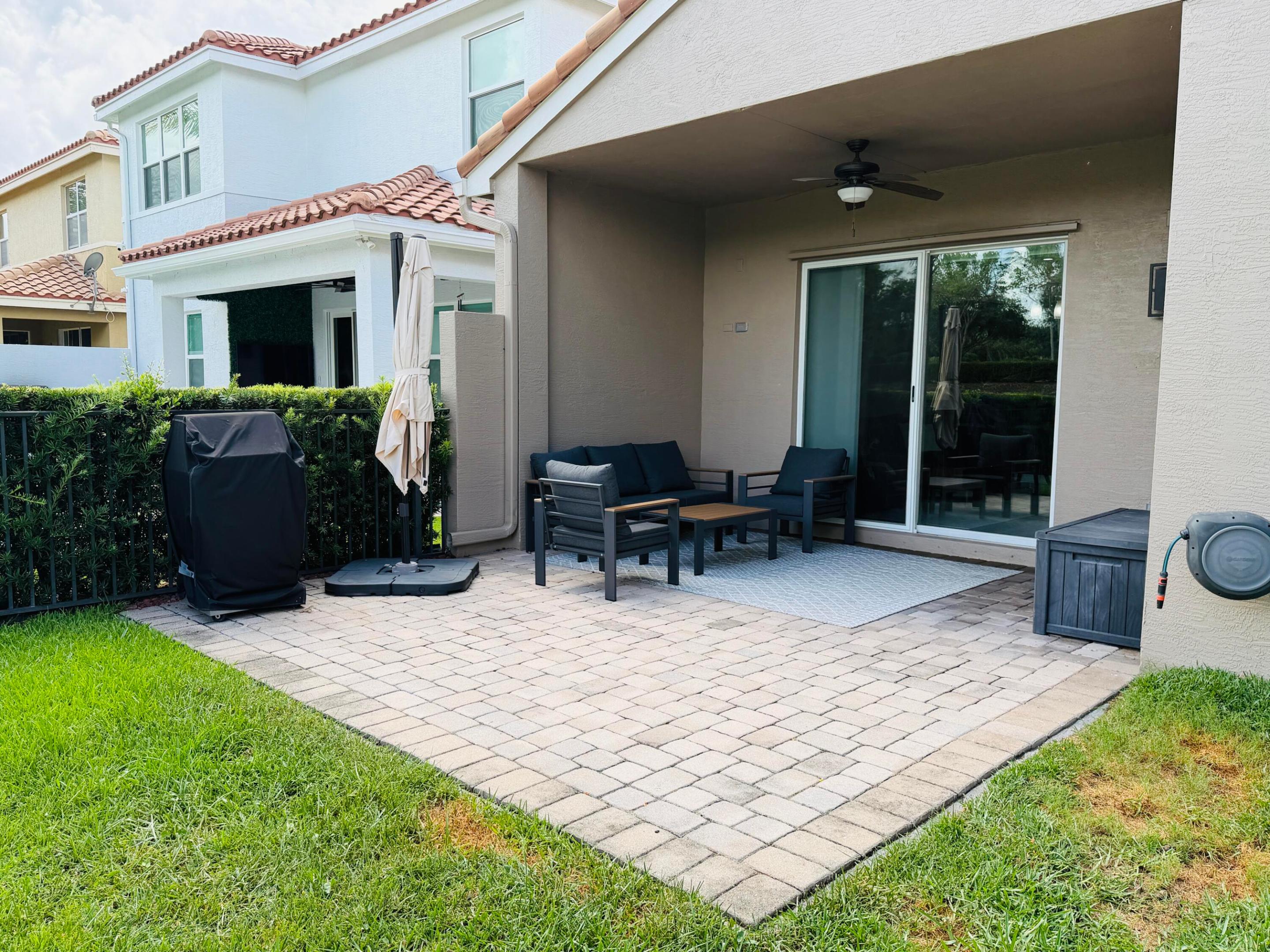 8469 Calabria Lakes Drive