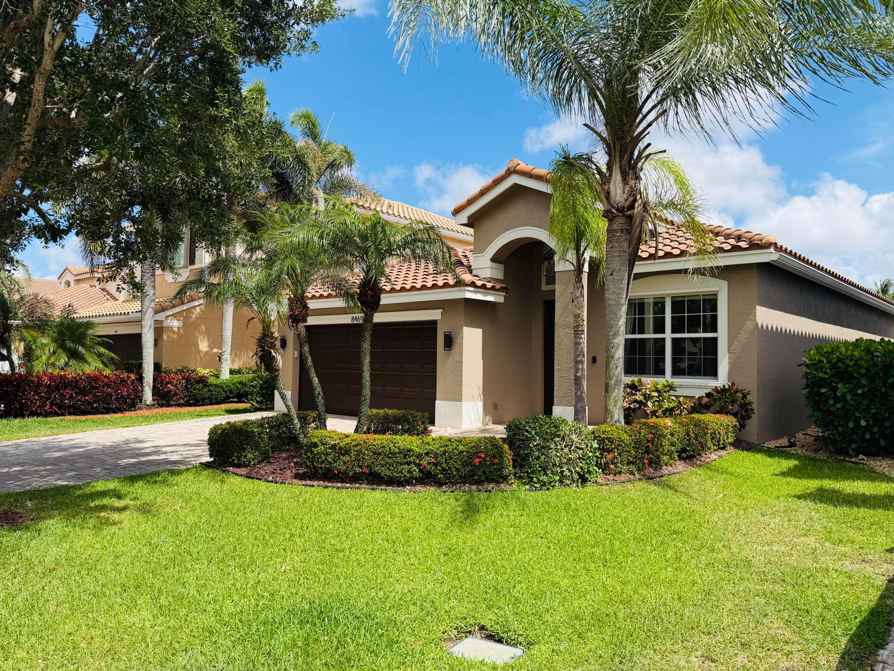 8469 Calabria Lakes Drive