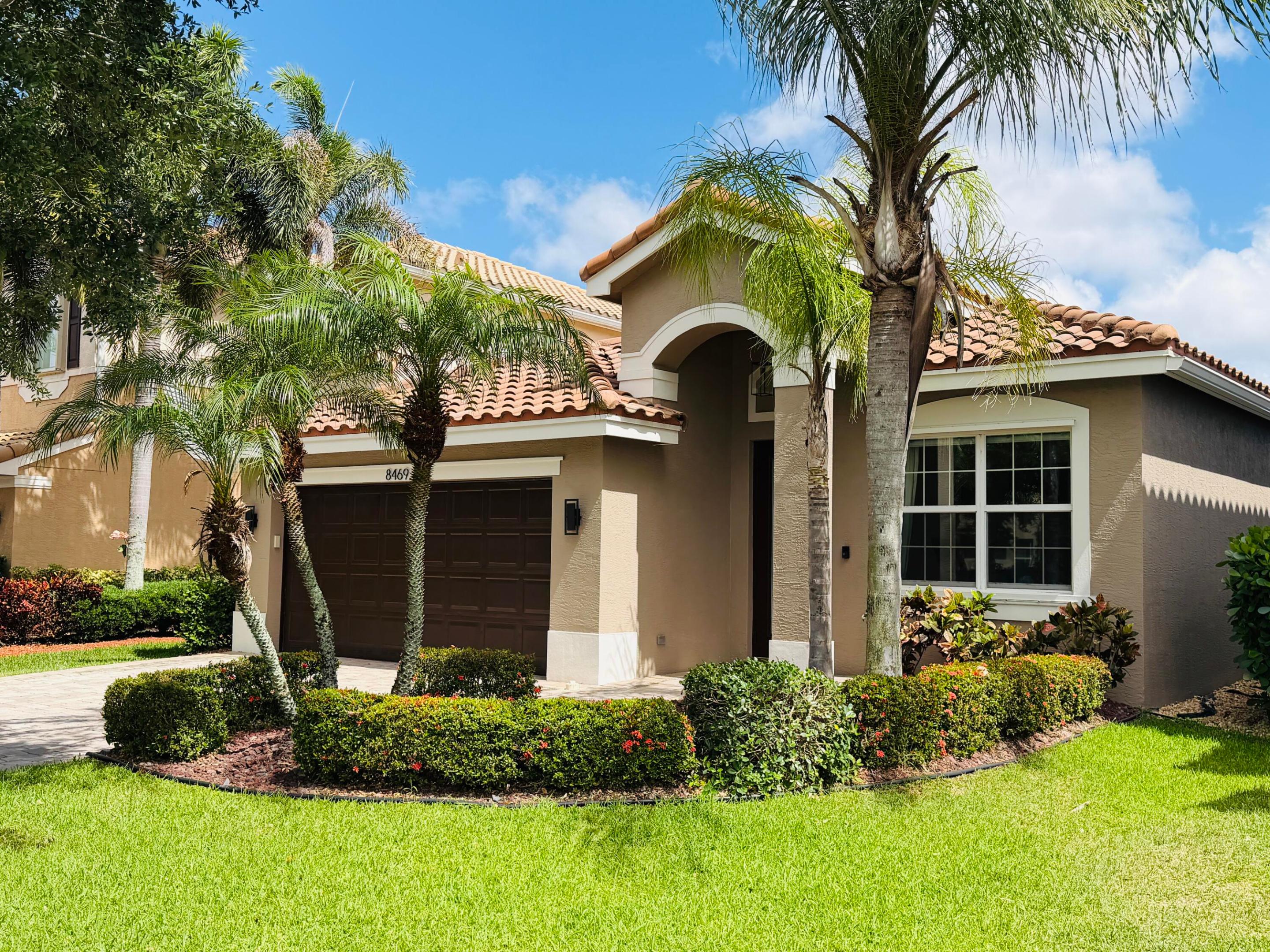 8469 Calabria Lakes Drive