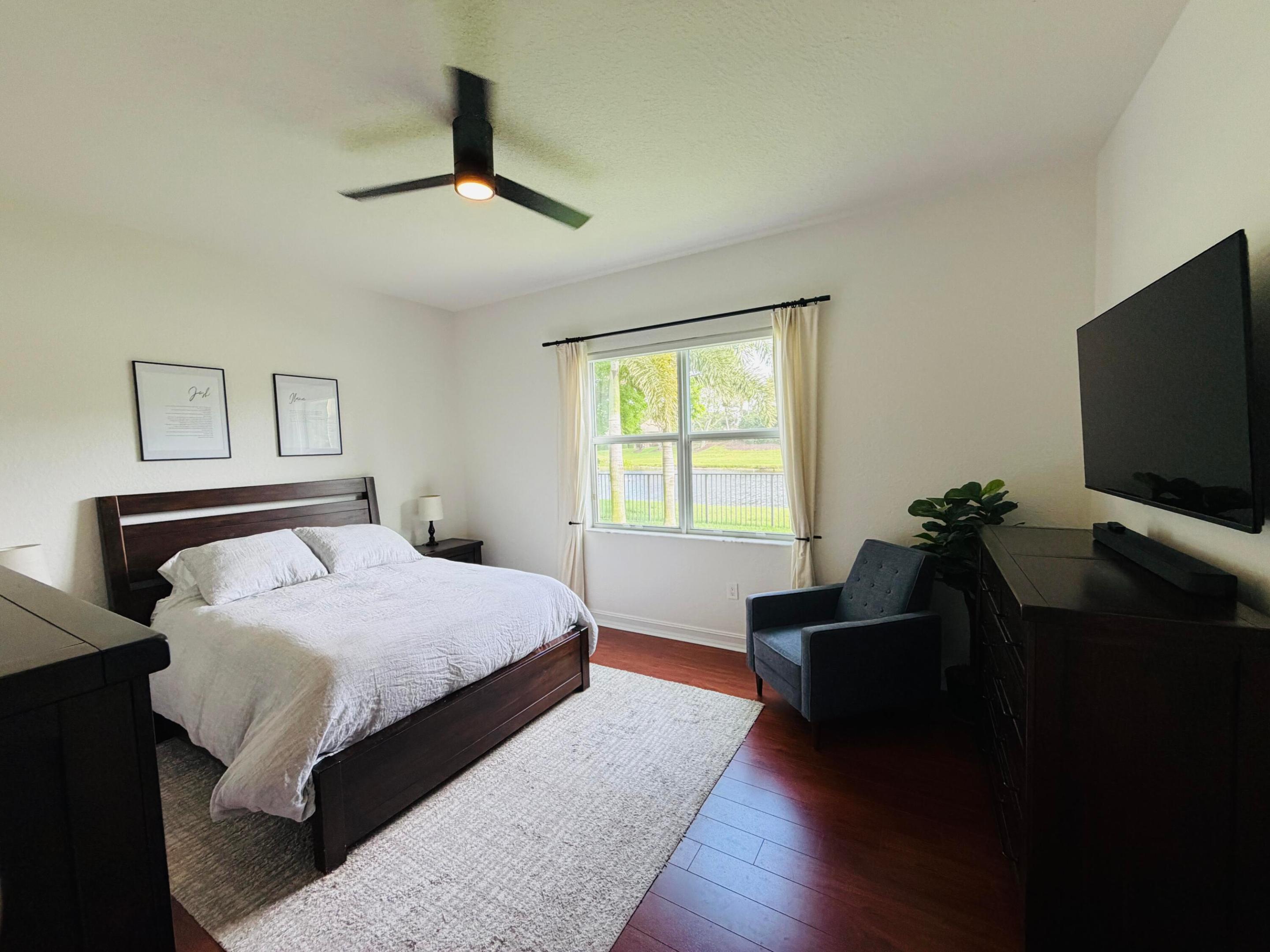 8469 Calabria Lakes Drive