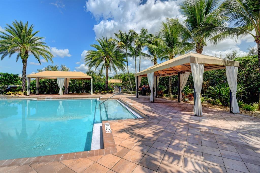 8469 Calabria Lakes Drive