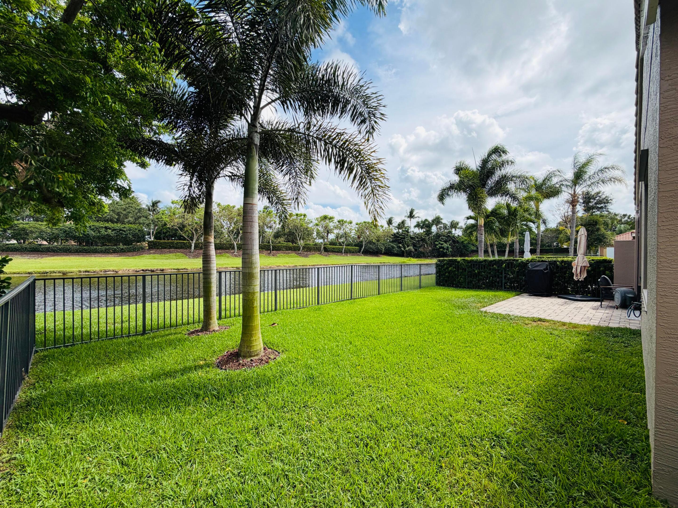 8469 Calabria Lakes Drive