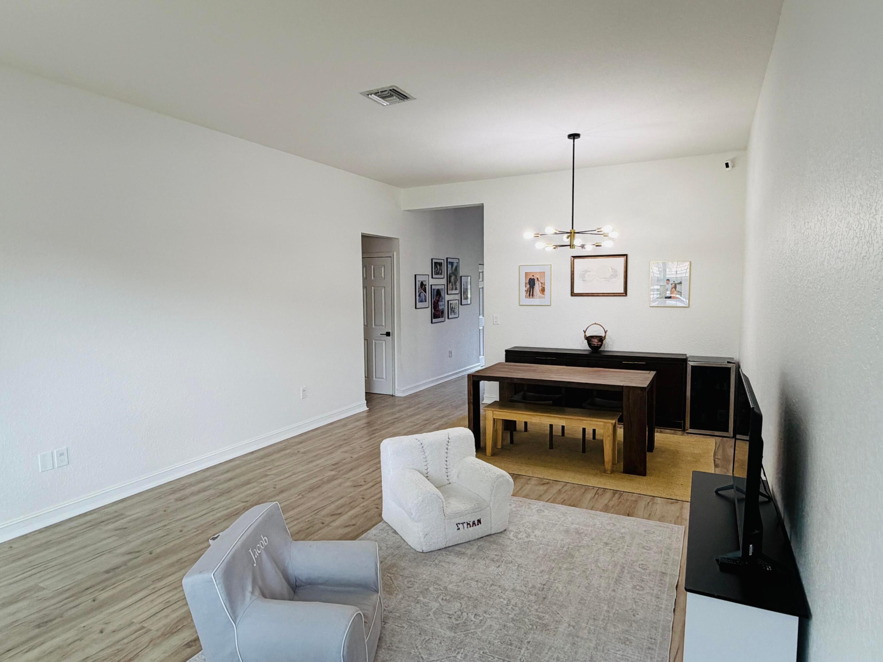8469 Calabria Lakes Drive