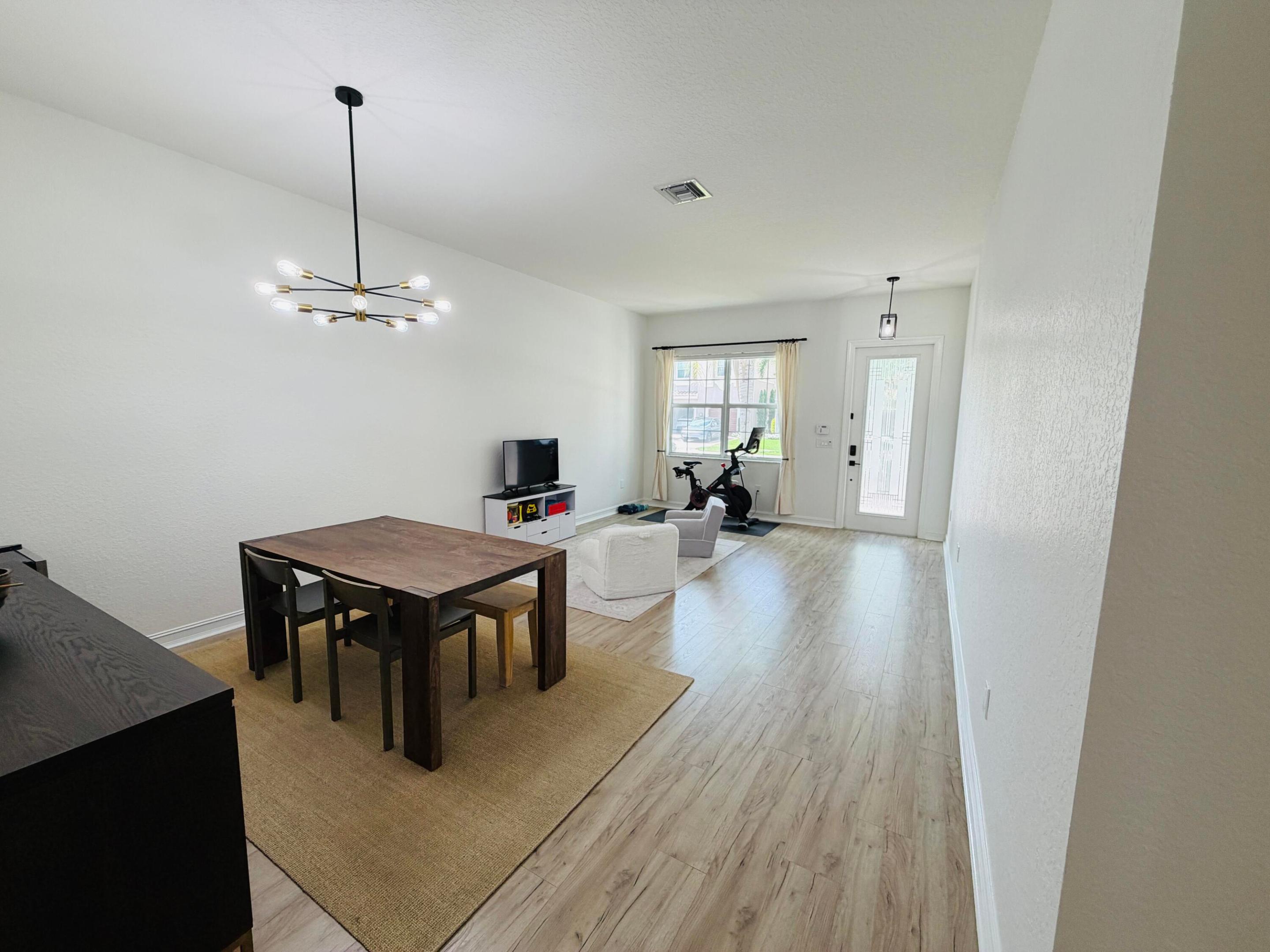 8469 Calabria Lakes Drive