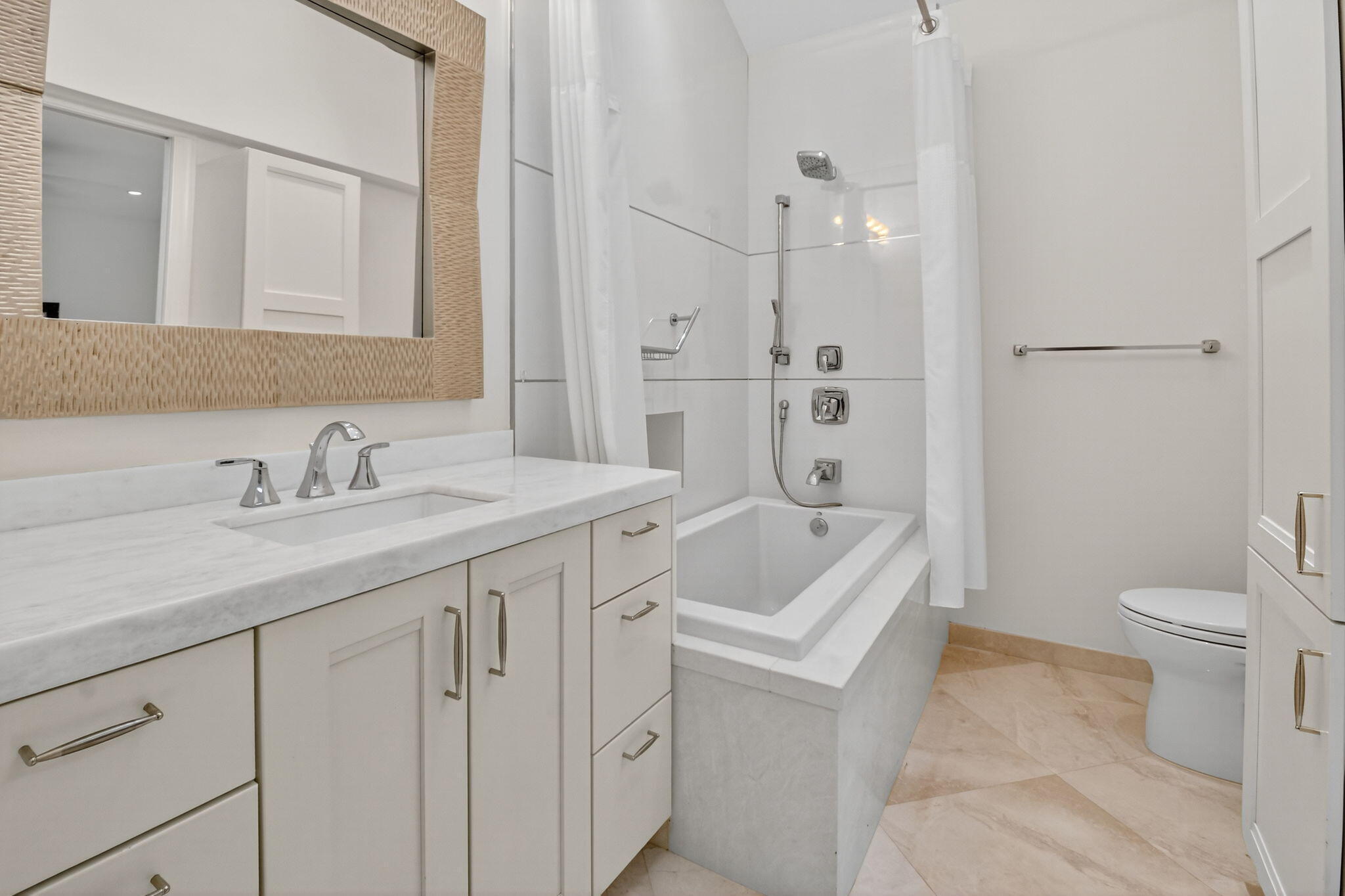 2563 NW 63rd Street
